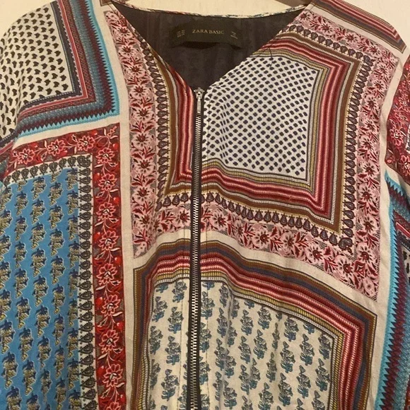 Zara Basic Zipper Front Top - Picture 2 of 8